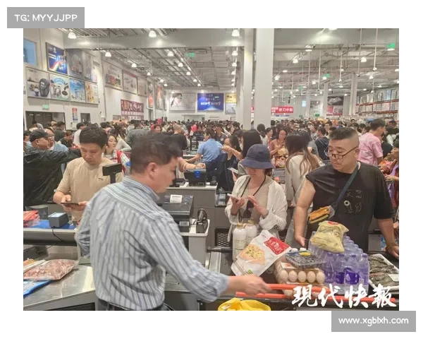 “人潮涌动!Costco开业首日:排队近一小时入场,爱马仕包 “人潮涌动!Costco开业首日:排队近一小时入场,爱马仕包