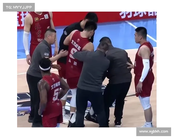 下半场8中1！艾顿上下半场判若两人 14中5拿到10分15板2助2帽